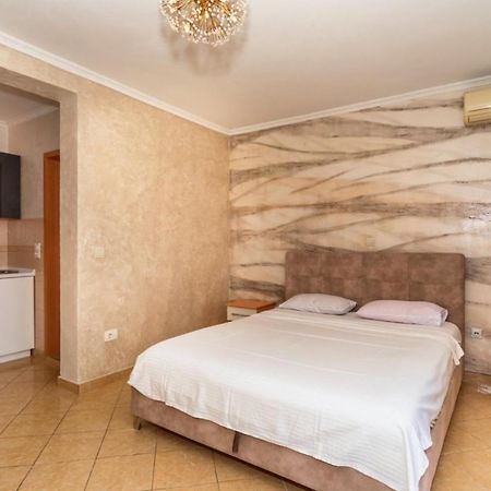Ani Apartmani Добра-Вода Экстерьер фото