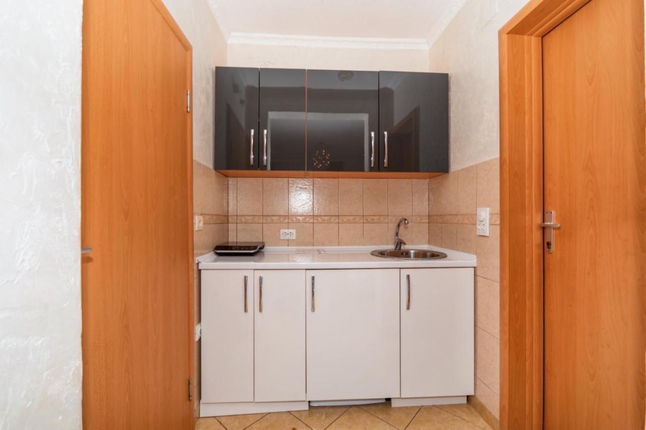 Ani Apartmani Добра-Вода Экстерьер фото