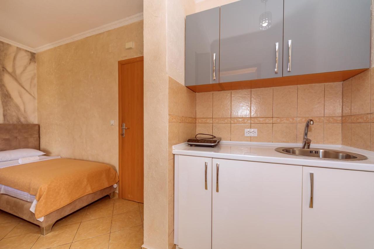 Ani Apartmani Добра-Вода Экстерьер фото